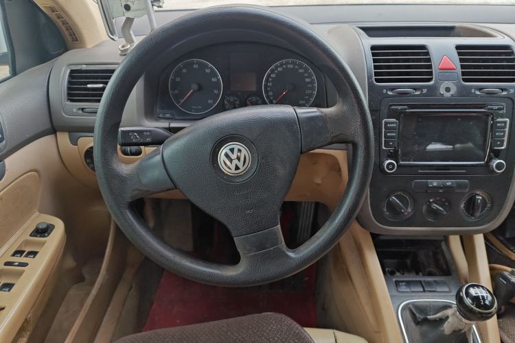 Used Volkswagen Sagitar 2006 1.6L Manual Fashion Model Steering Wheel