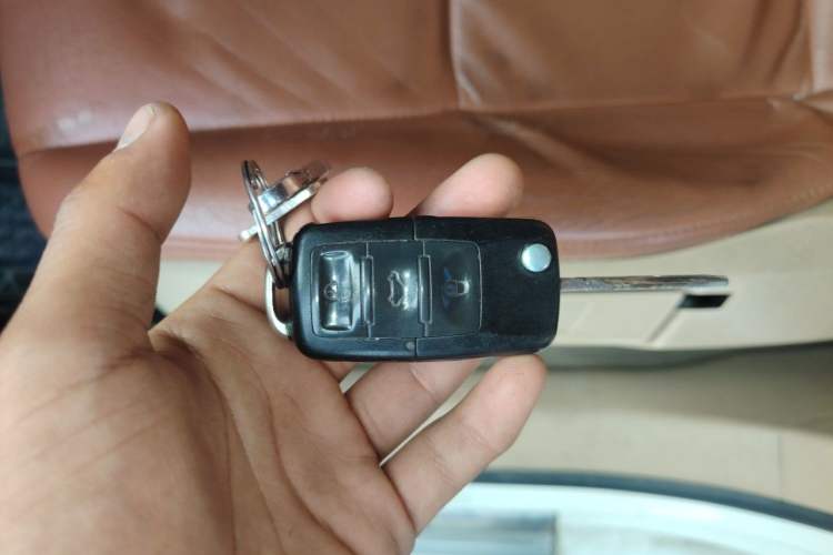 Used Volkswagen Sagitar 2006 1.6L Manual Fashion Model Vehicle Key