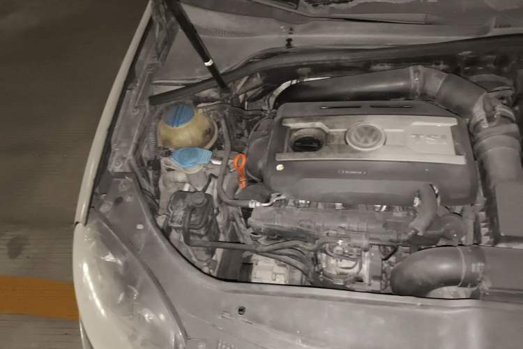 Used Volkswagen Sagitar 2007 1.8T Automatic Comfort Leather Engine Bay Right