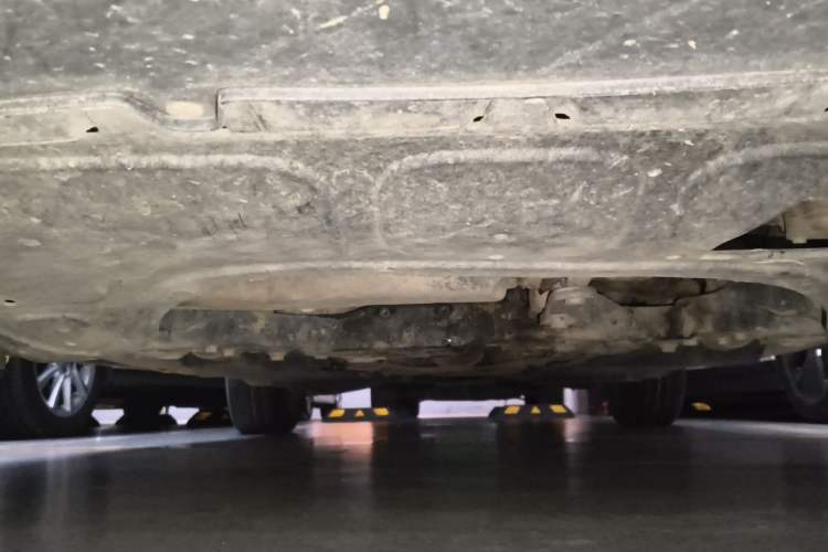 Used Volkswagen Sagitar 2009 1.6L Manual Comfort Edition Chassis Front