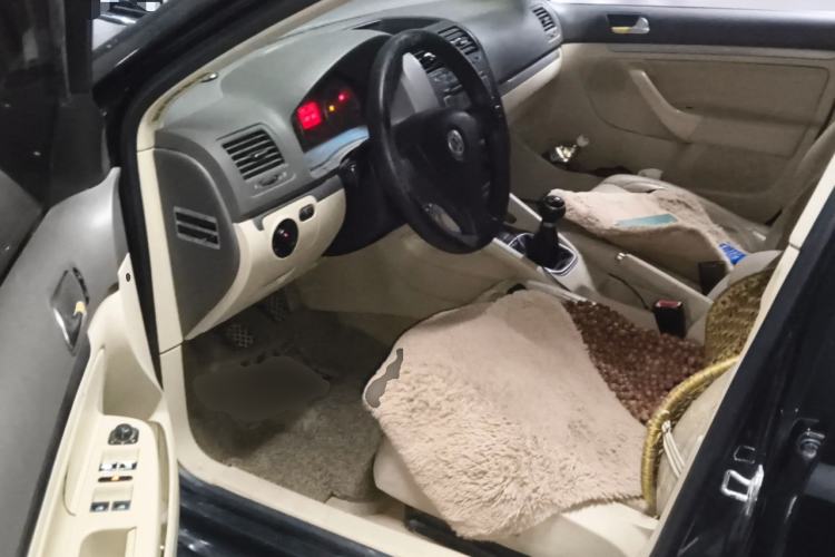 Used Volkswagen Sagitar 2009 1.6L Manual Comfort Edition Driver Seat