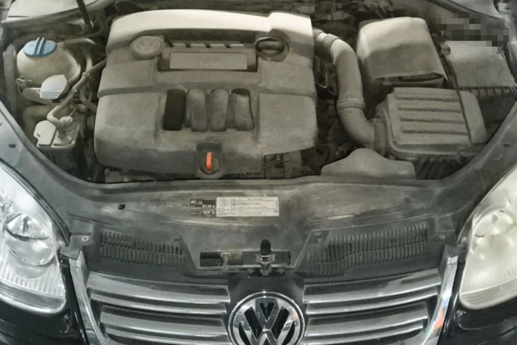 Used Volkswagen Sagitar 2009 1.6L Manual Comfort Edition Engine Bay