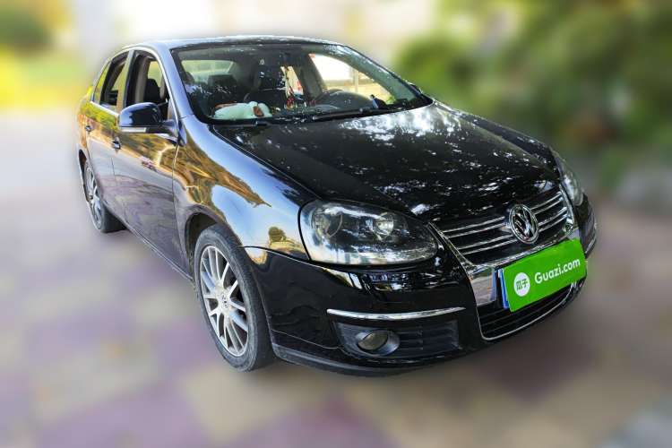 Used Volkswagen Sagitar 2009 1.8TSI Automatic Champion Edition Front Right 45 Deg