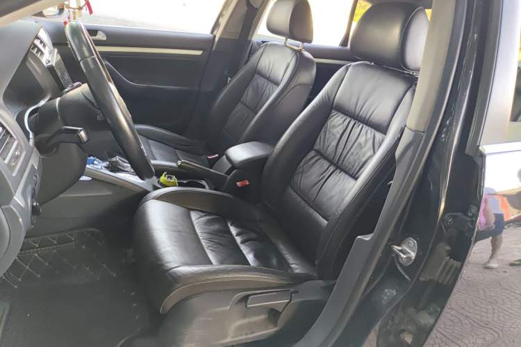 Used Volkswagen Sagitar 2009 1.8TSI Automatic Champion Edition Left Front Seat
