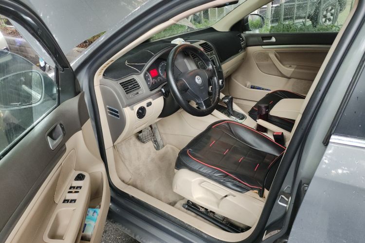 Used Volkswagen Sagitar 2009 1.6L Automatic Comfort Edition Driver Seat