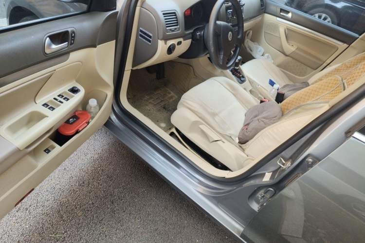 Used Volkswagen Sagitar 2009 1.6L Automatic Comfort Edition Driver Seat