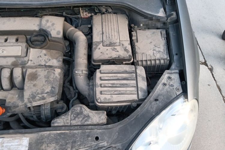 Used Volkswagen Sagitar 2009 1.6L Automatic Comfort Edition Engine Bay Left