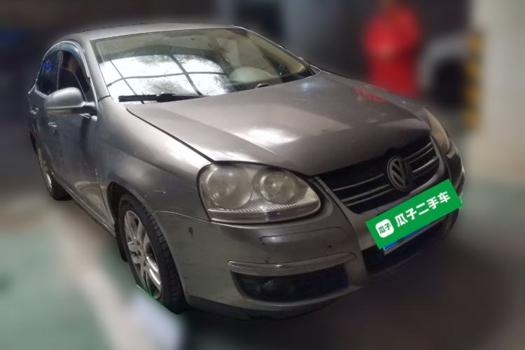 Used Volkswagen Sagitar 2009 1.6L Manual Fashion Model with Leather Interior Front Right 45 Deg