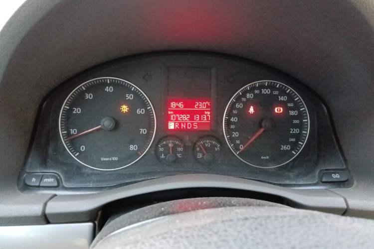 Used Volkswagen Sagitar 2009 1.6L Automatic Comfort Edition Instrument Cluster