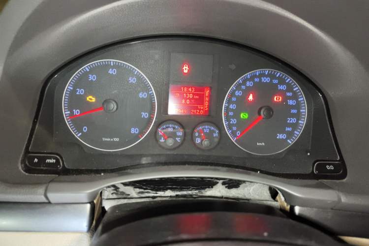 Used Volkswagen Sagitar 2009 2.0L Automatic Leather Edition Instrument Cluster