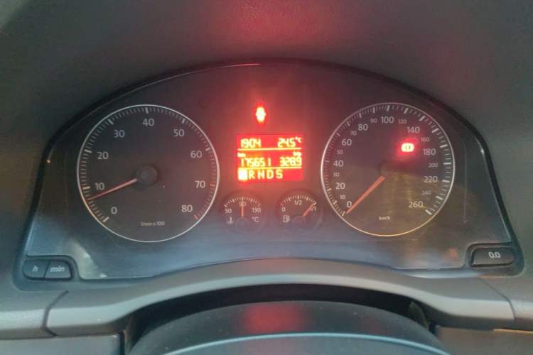 Used Volkswagen Sagitar 2009 1.6L Automatic Fashion Edition Instrument Cluster
