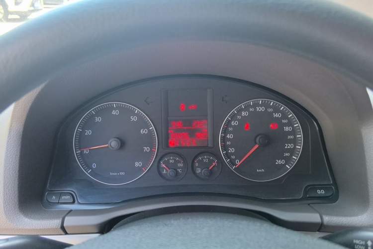 Used Volkswagen Sagitar 2009 1.6L Automatic Comfort Edition Instrument Cluster