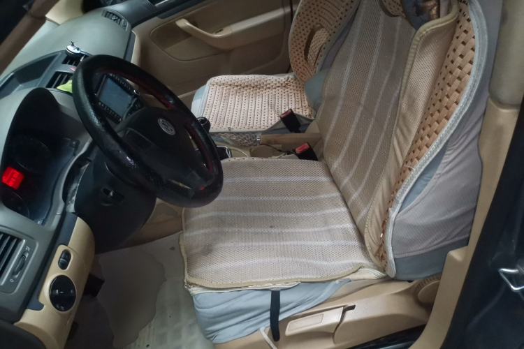 Used Volkswagen Sagitar 2009 1.6L Manual Fashion Model with Leather Interior Left Front Seat
