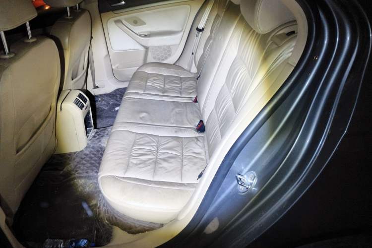 Used Volkswagen Sagitar 2009 2.0L Automatic Leather Edition Left Rear Seat