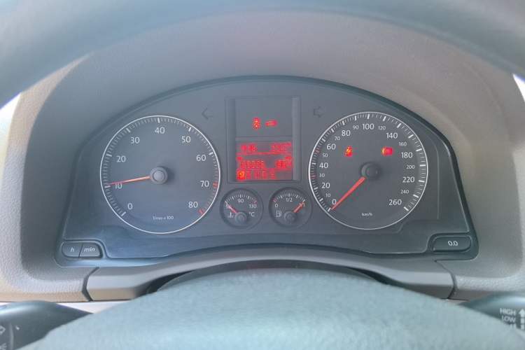 Used Volkswagen Sagitar 2009 1.6L Automatic Comfort Edition Odometer Close Up