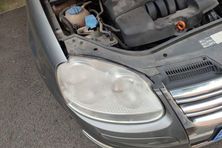 Used Volkswagen Sagitar 2009 1.6L Automatic Comfort Edition Right Front Headlight