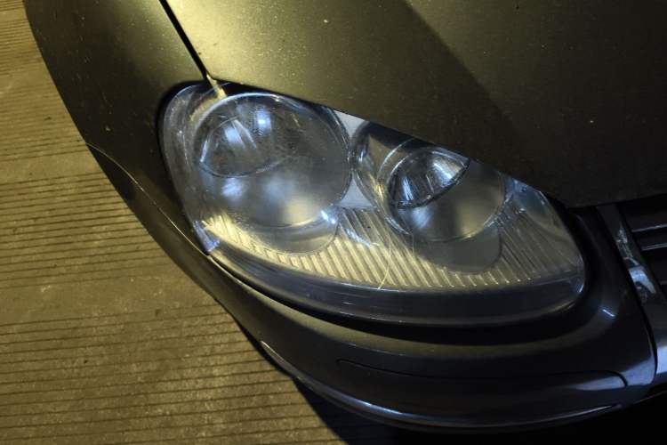 Used Volkswagen Sagitar 2009 2.0L Automatic Leather Edition Right Front Headlight