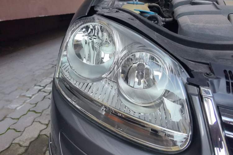 Used Volkswagen Sagitar 2009 1.6L Automatic Comfort Edition Right Front Headlight