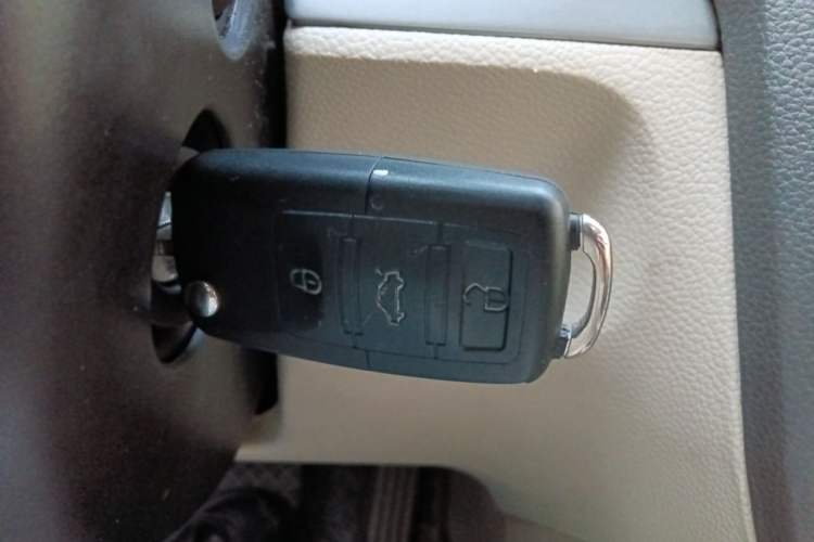 Used Volkswagen Sagitar 2009 1.6L Automatic Comfort Edition Vehicle Key