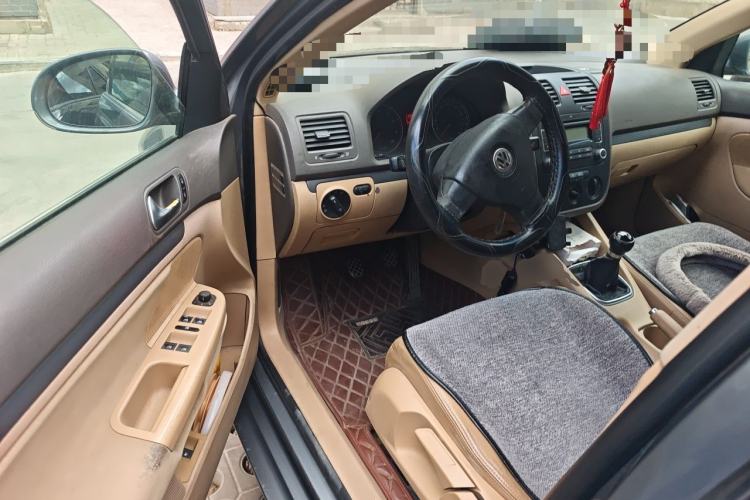 Used Volkswagen Sagitar 2009 1.6L Manual Fashion Model Driver Seat