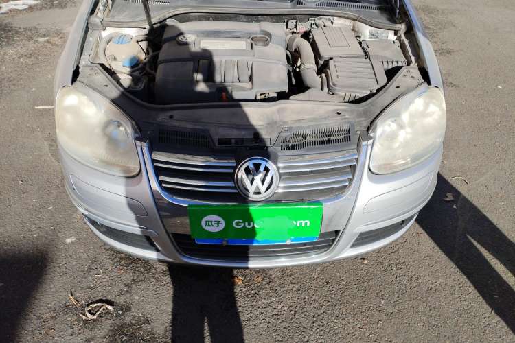 Used Volkswagen Sagitar 2009 1.6L Automatic Comfort Edition Engine Bay