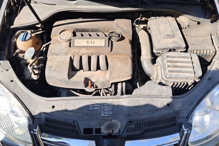 Used Volkswagen Sagitar 2009 1.6L Automatic Comfort Edition Engine Bay