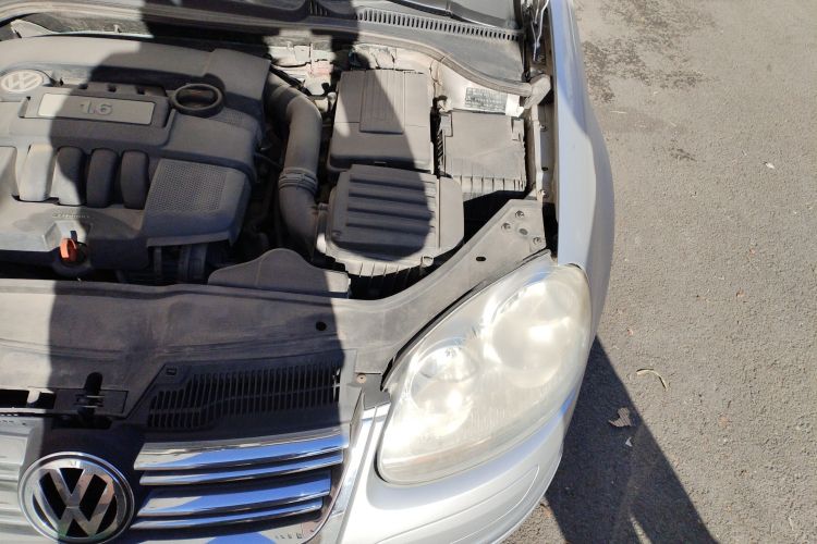 Used Volkswagen Sagitar 2009 1.6L Automatic Comfort Edition Engine Bay Left