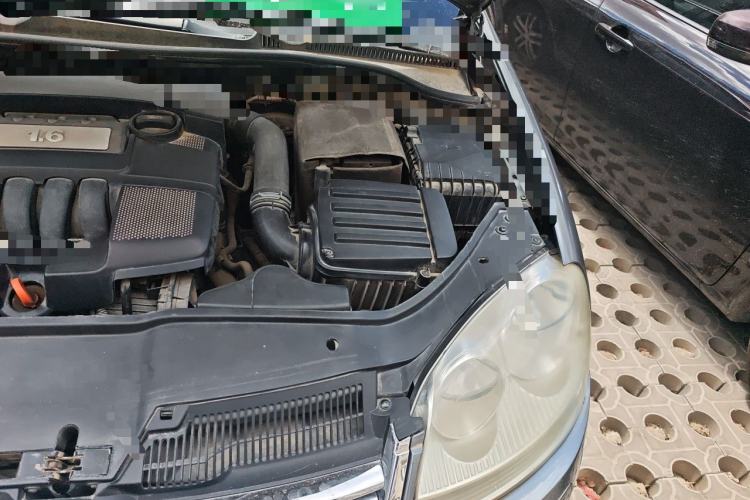 Used Volkswagen Sagitar 2009 1.6L Manual Fashion Model Engine Bay Left