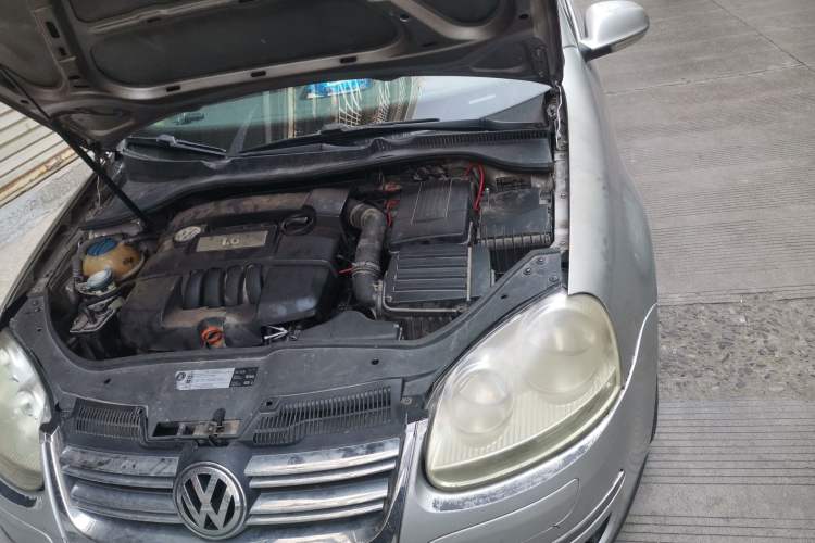 Used Volkswagen Sagitar 2009 1.6L Automatic Comfort Edition Engine Bay Left