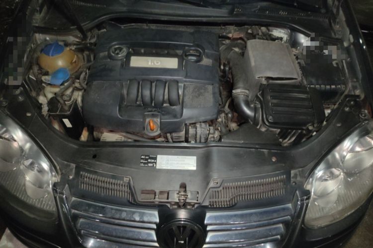 Used Volkswagen Sagitar 2009 1.6L Manual Comfort Edition Engine Bay