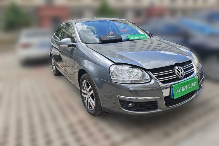 Used Volkswagen Sagitar 2009 1.6L Manual Fashion Model Front Right 45 Deg