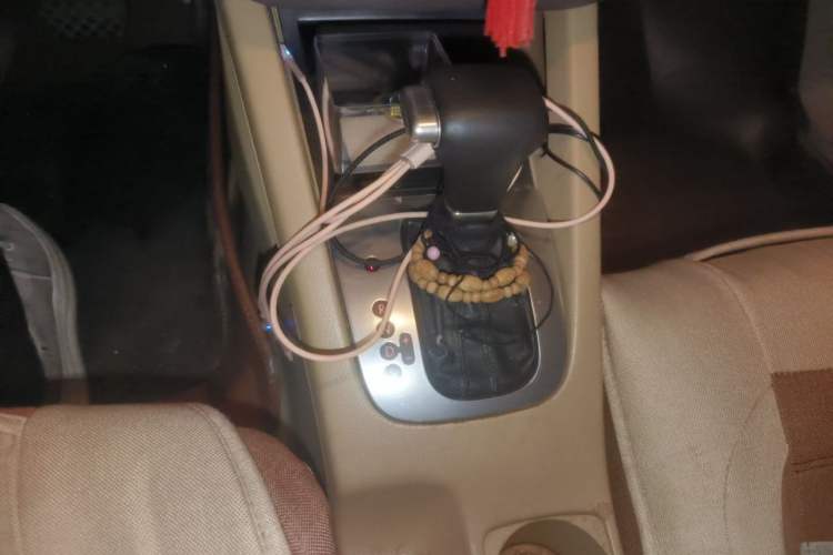 Used Volkswagen Sagitar 2009 1.6L Automatic Fashion Edition Gear Lever