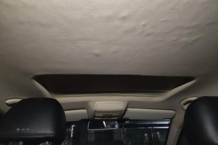 Used Volkswagen Sagitar 2009 1.6L Manual Comfort Edition Headliner