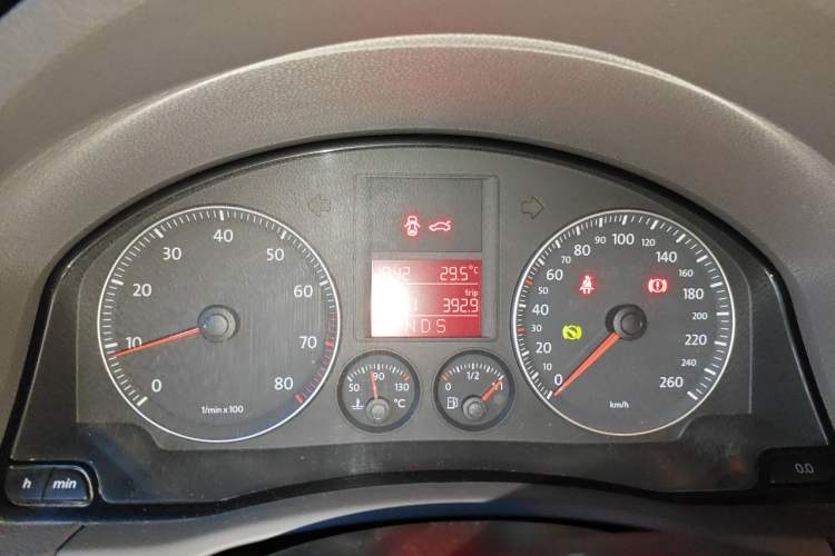 Used Volkswagen Sagitar 2009 1.6L Automatic Comfort Edition Instrument Cluster