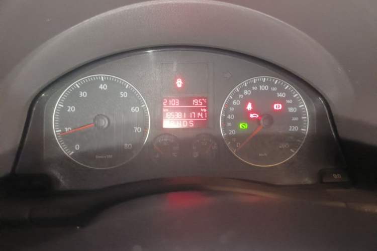 Used Volkswagen Sagitar 2009 1.6L Automatic Fashion Edition Instrument Cluster