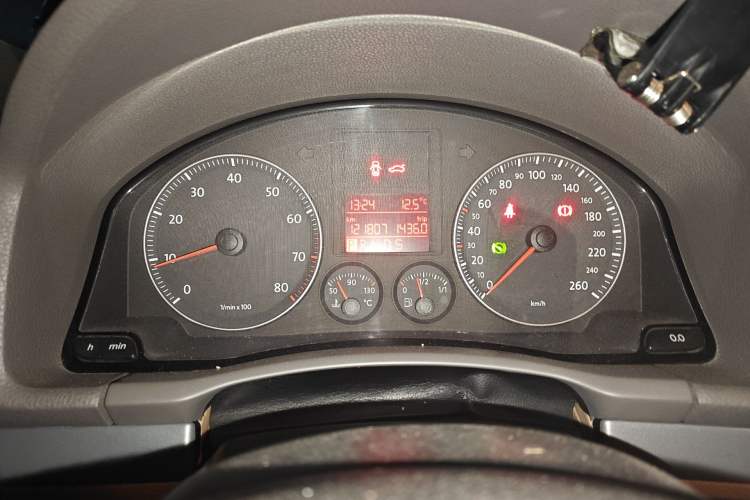 Used Volkswagen Sagitar 2009 1.6L Automatic Comfort Edition Instrument Cluster