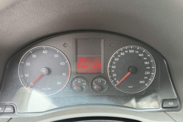 Used Volkswagen Sagitar 2009 1.6L Automatic Comfort Edition Instrument Cluster