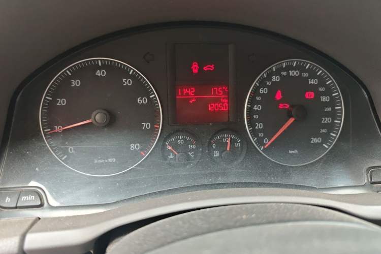 Used Volkswagen Sagitar 2009 1.6L Manual Fashion Model Instrument Cluster