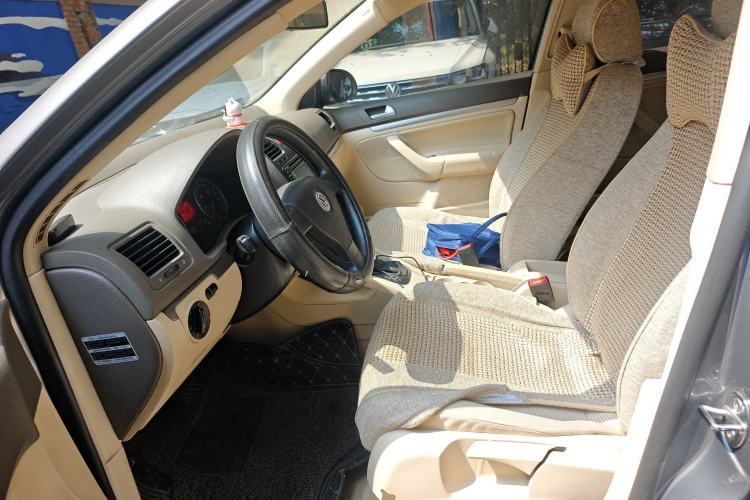 Used Volkswagen Sagitar 2009 1.6L Automatic Fashion Edition Left Front Seat