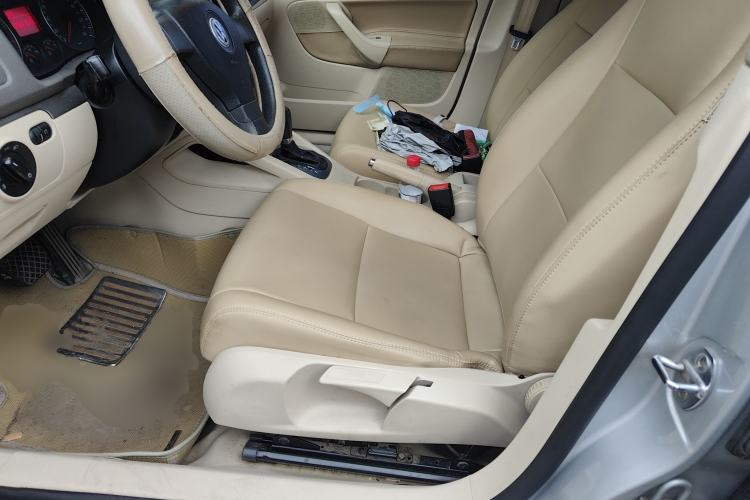 Used Volkswagen Sagitar 2009 1.6L Automatic Comfort Edition Left Front Seat
