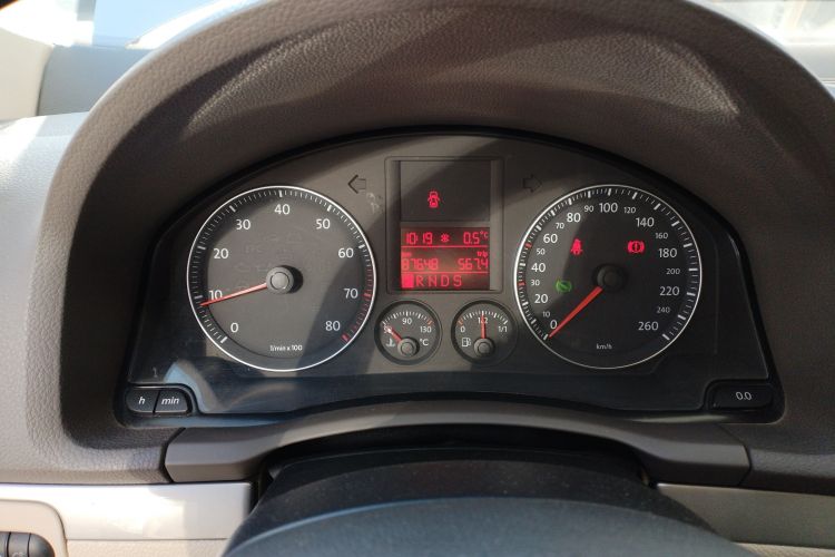 Used Volkswagen Sagitar 2009 1.6L Automatic Comfort Edition Odometer Close Up