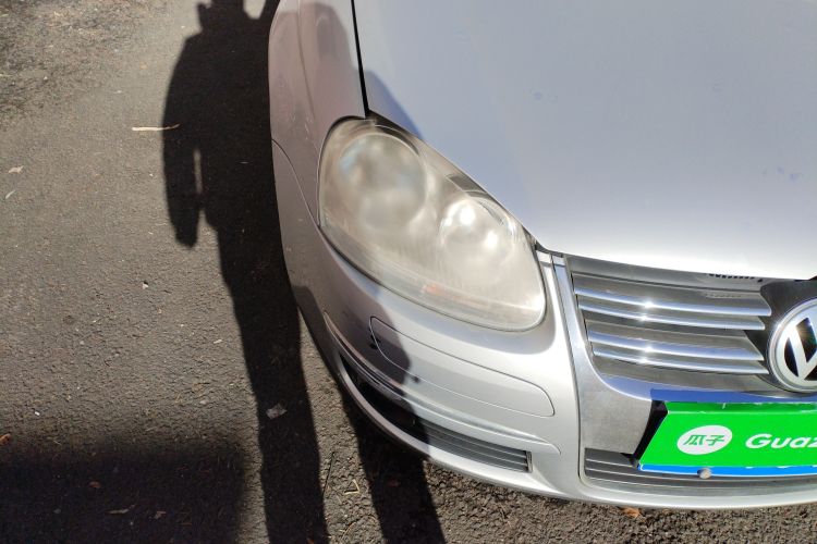 Used Volkswagen Sagitar 2009 1.6L Automatic Comfort Edition Right Front Headlight