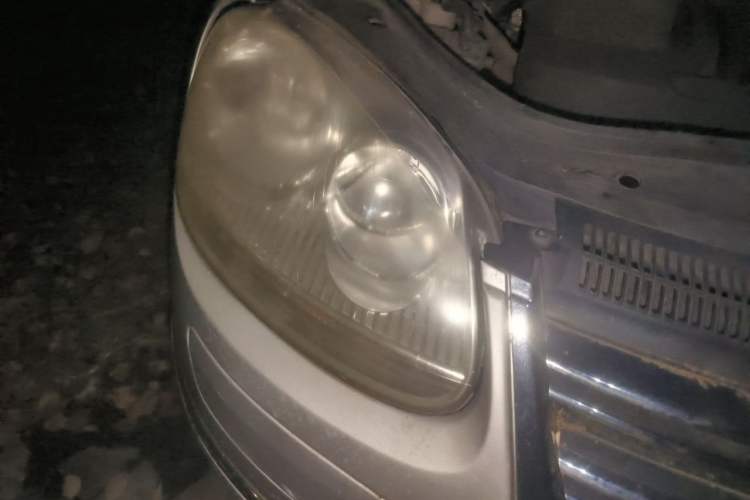 Used Volkswagen Sagitar 2009 1.6L Automatic Fashion Edition Right Front Headlight