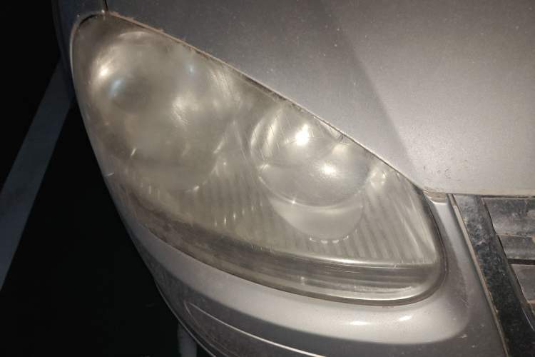 Used Volkswagen Sagitar 2009 1.6L Automatic Comfort Edition Right Front Headlight