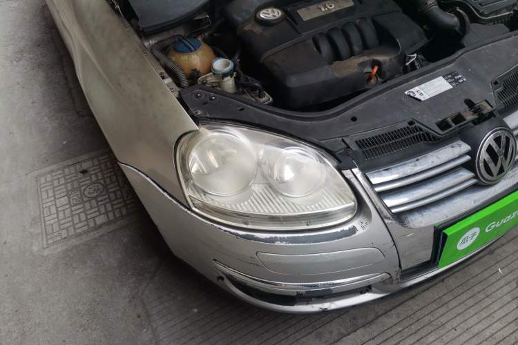 Used Volkswagen Sagitar 2009 1.6L Automatic Comfort Edition Right Front Headlight