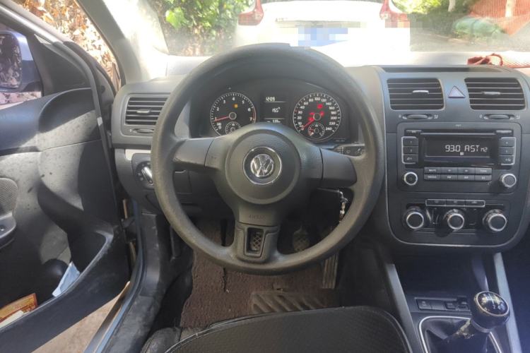 Used Volkswagen Sagitar 2009 1.6L Manual Comfort Edition Steering Wheel