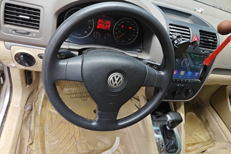 Used Volkswagen Sagitar 2009 1.6L Automatic Fashion Edition Steering Wheel
