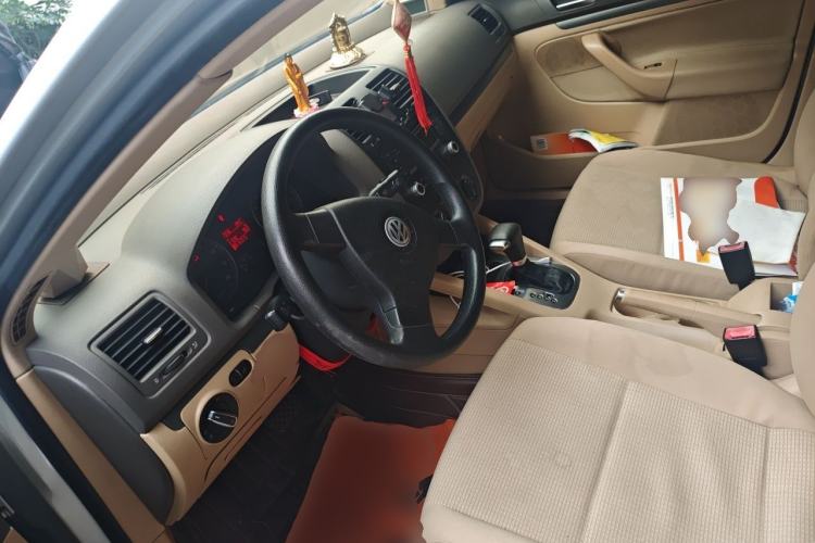 Used Volkswagen Sagitar 2009 1.6L Automatic Fashion Edition Steering Wheel