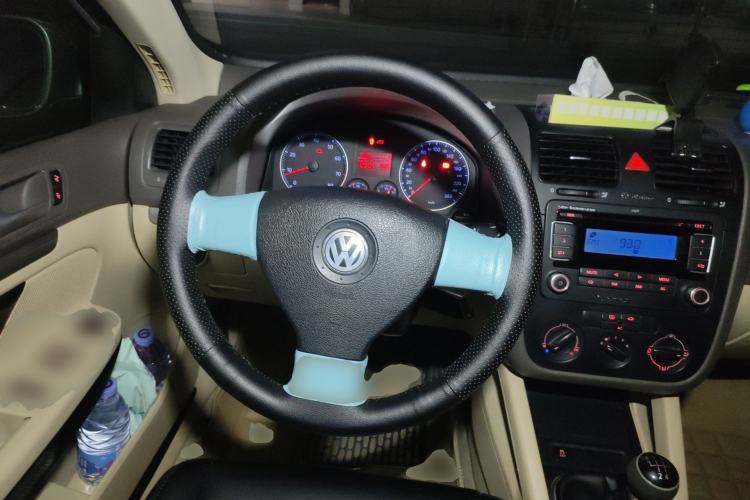 Used Volkswagen Sagitar 2009 1.6L Manual Comfort Edition Steering Wheel