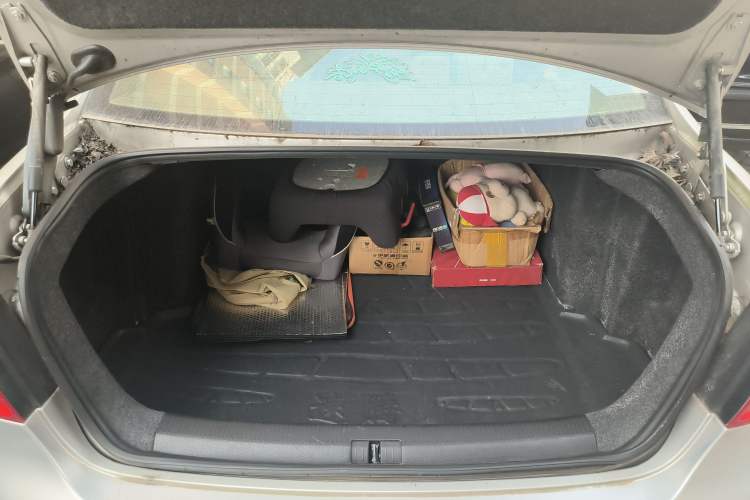 Used Volkswagen Sagitar 2009 1.6L Automatic Comfort Edition Trunk